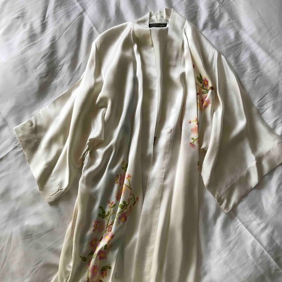 KIM+ONO formerly Old Shanghai Silk Kimono Robe in White/Peacock/Short/ FS
